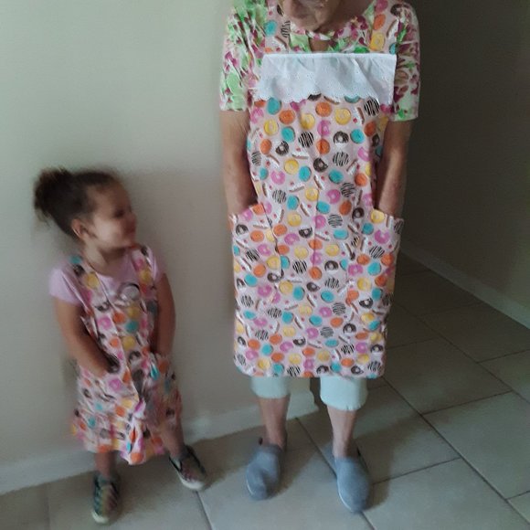 Girl's Cross Back Apron SZ 2-4 - Picture 7 of 7